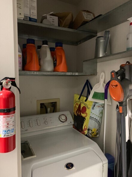 Building Photo - 432 E. Rich St