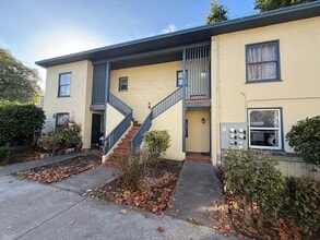 Building Photo - San Pablo 2431/2433