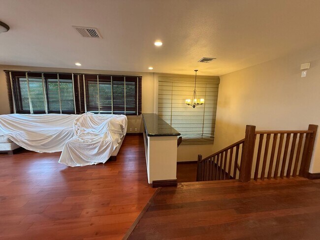 Building Photo - 466 Portlock Rd