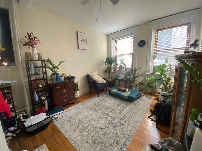 Primary Photo - 8 Garrison St
