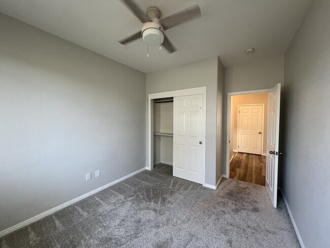 Building Photo - 5418 Sweet Sunblaze Ave