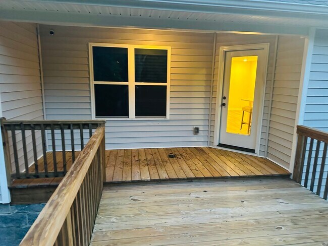 Building Photo - Spacious 4BR Home on 1.98 Acres with Modern Finishes in Tupelo Hills