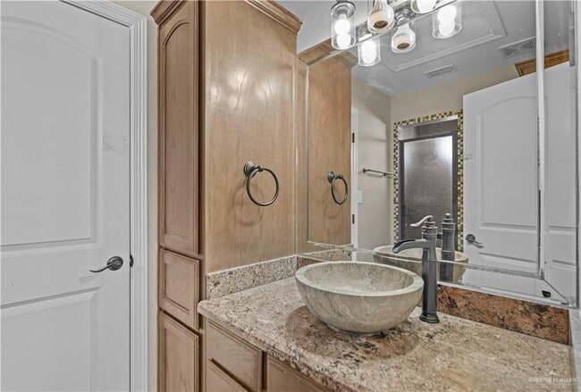 Building Photo - 27 Flamingo Ave