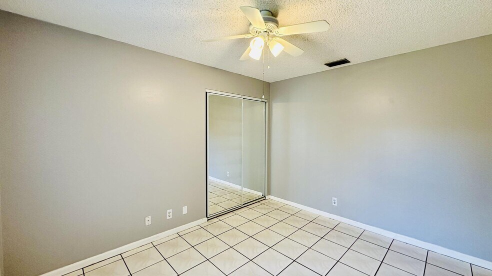 Building Photo - 11952 60th St N