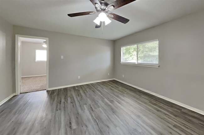 Building Photo - 2507 Brookdale Dr