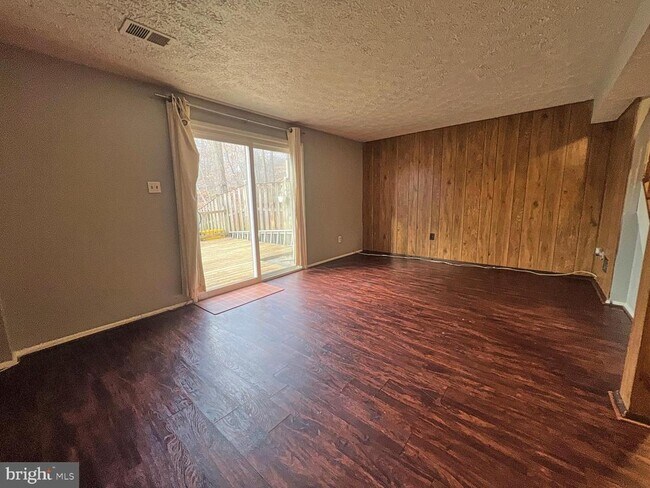 Building Photo - 8104 Willowdale Ct