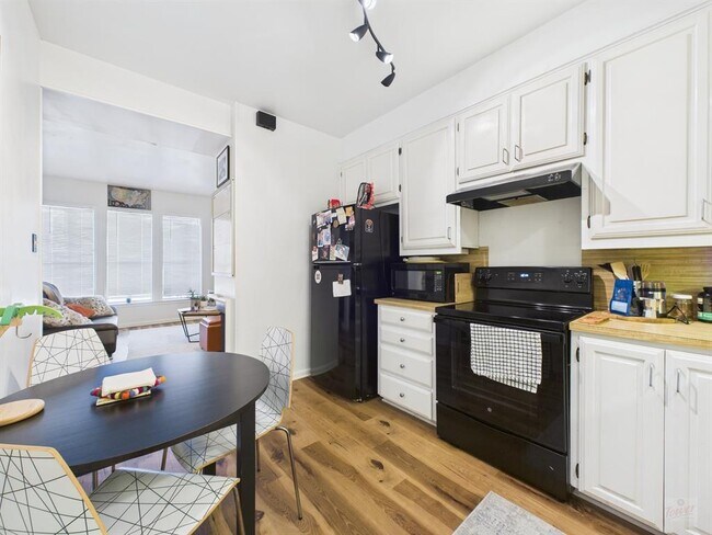 Building Photo - 2529 Rio Grande St