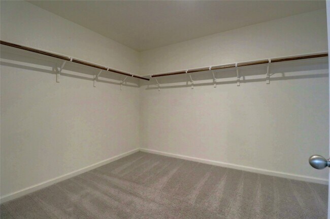 Building Photo - 613 Colgate Cir