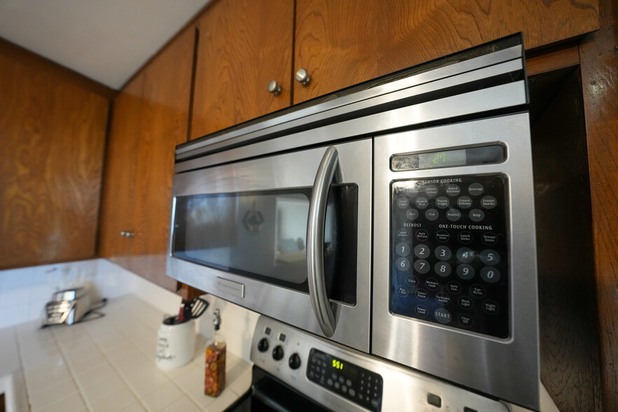 Stainless Steel Microwave - 1054 E 2nd St