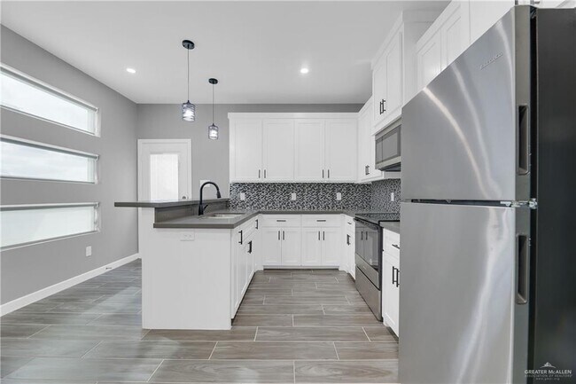 Building Photo - 16 Whetstone Ave