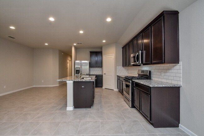 Building Photo - 1427 Central Heights Dr