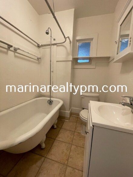 Building Photo - 625 Ohio St