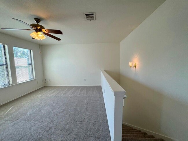 Building Photo - 2013 Rim Rock Dr