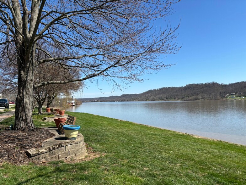 Building Photo - 117 N Front St