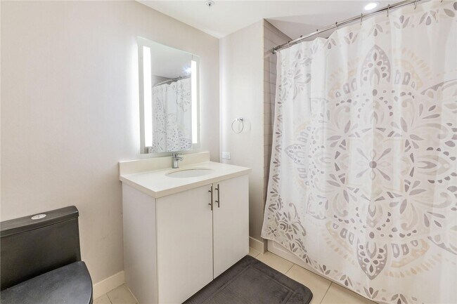 Building Photo - Symphony 1 bedroom