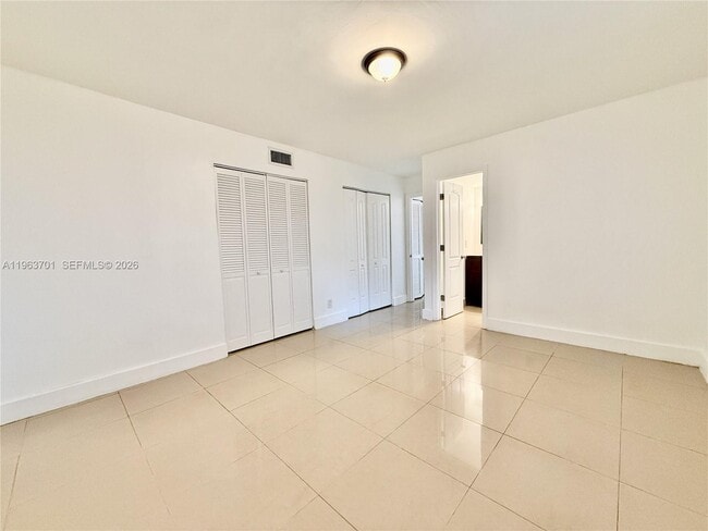 Building Photo - 1540 SW 5th Pl