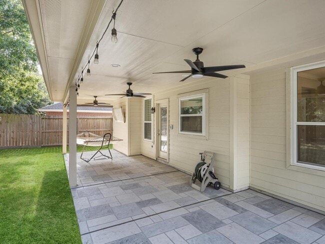 Building Photo - 9707 Green Valley Ln