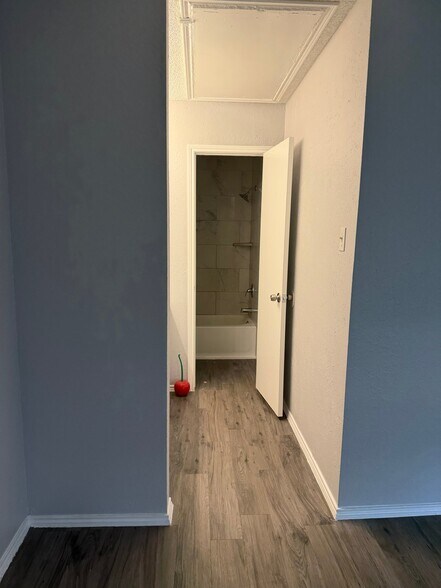 Building Photo - 310 Gregory Ln