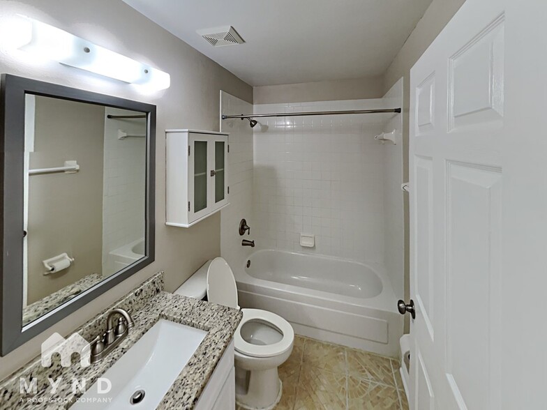 Building Photo - 604 Chilt Dr