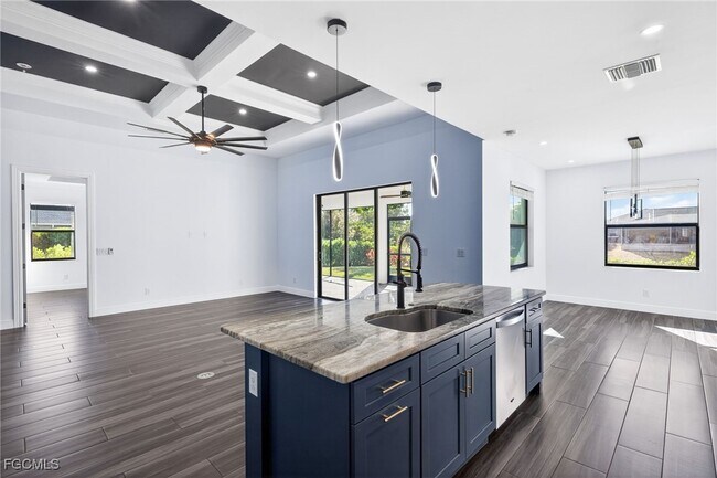 Building Photo - 332 SW 26th St