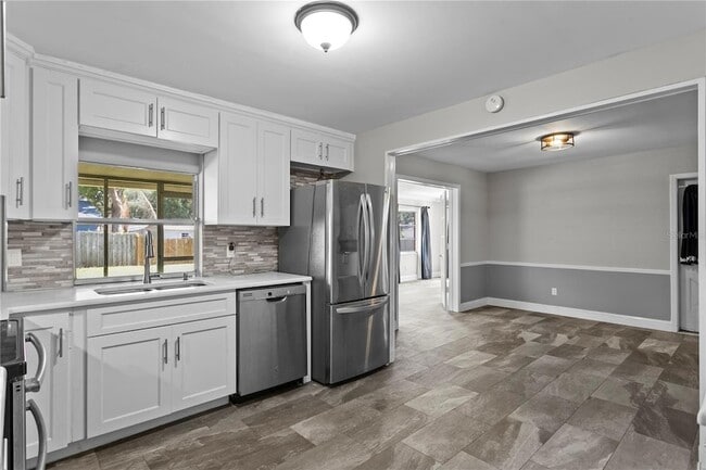 Building Photo - 6928 Greenhill Pl