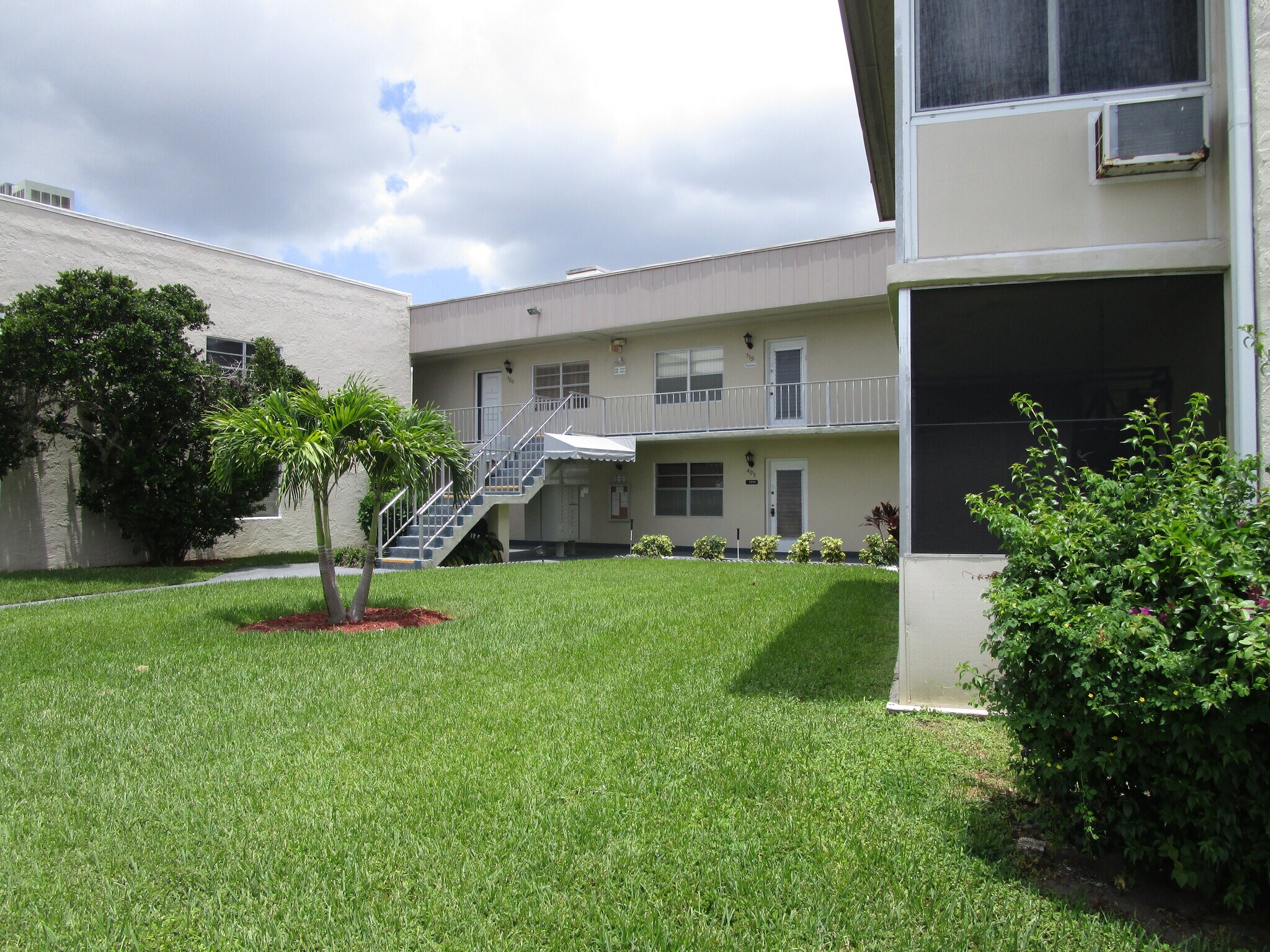 Building Photo - 517 Flanders K