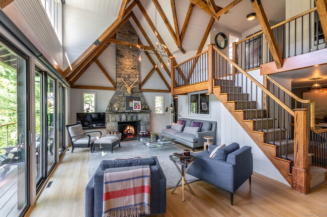 Building Photo - 21 Echo Dr