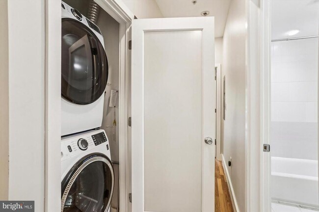 Building Photo - 3222 13th St NW