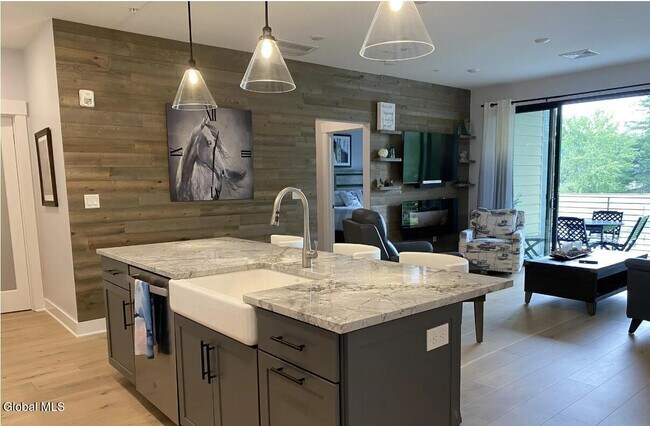 Building Photo - 116 West Ave