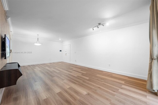Building Photo - 1400 Salzedo St