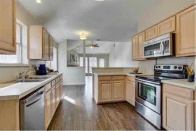 Building Photo - 1414 Stella Dr