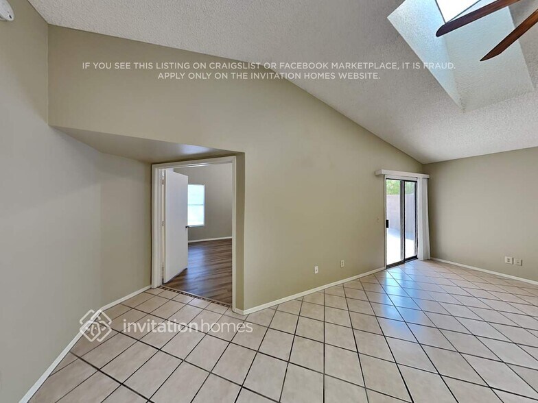 Building Photo - 4534 E Grove Ave