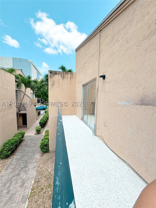 Building Photo - 1235 NW 6th St