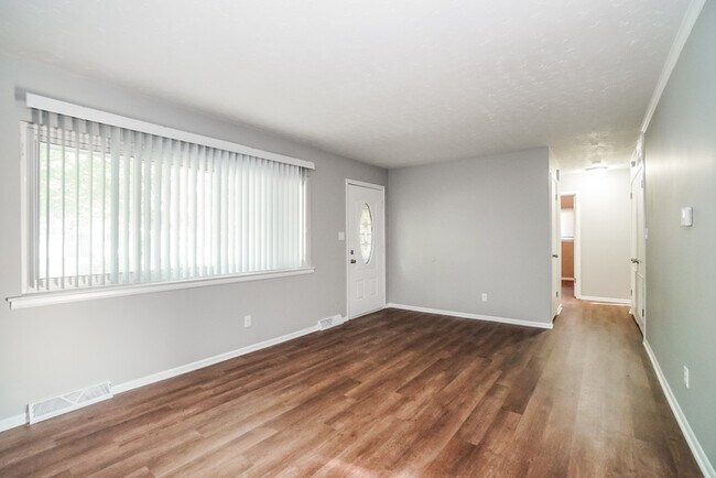 Building Photo - 1408 Lillian Ln