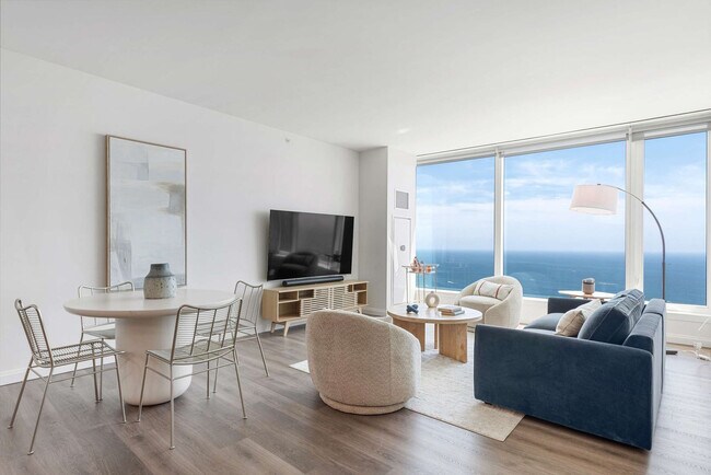 Primary Photo - 1000 S Michigan Ave