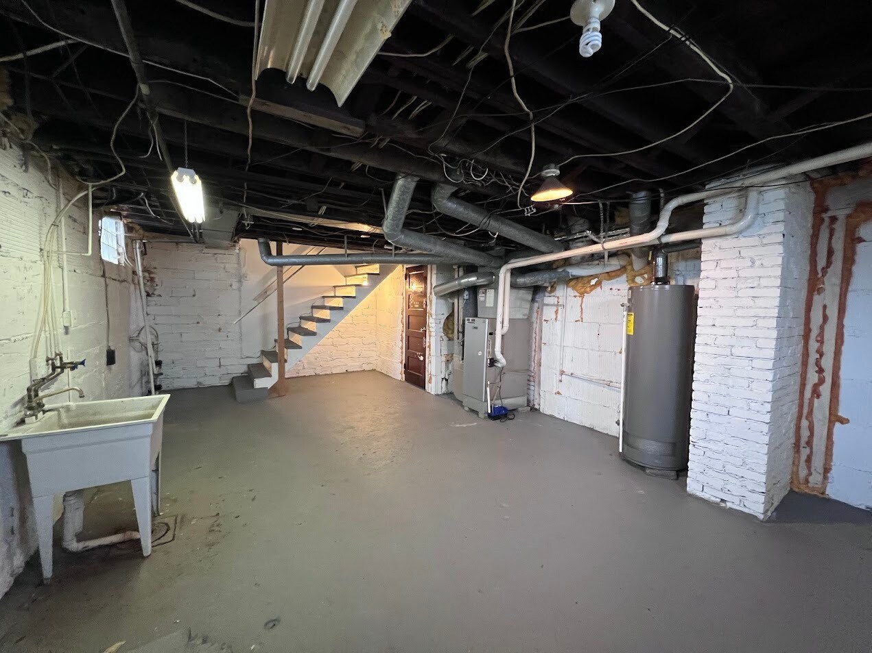 Building Photo - 610 Short St