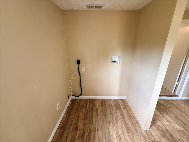 Building Photo - 1759 Temple Terrace S