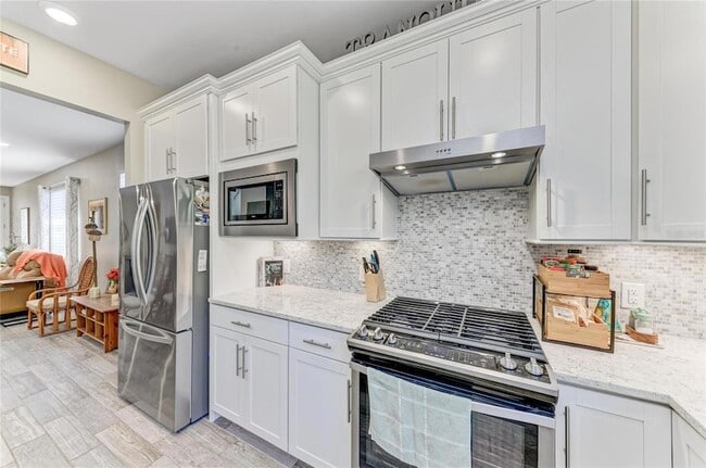 Building Photo - 17002 Hampton Falls Terrace