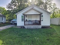 Building Photo - Charming 2 bed 1 bath home