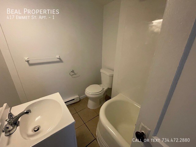 Building Photo - 417 Emmet St