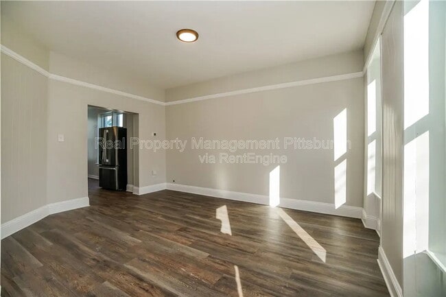 Building Photo - 2123 Sidney St