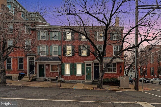 Building Photo - 28 W Airy St