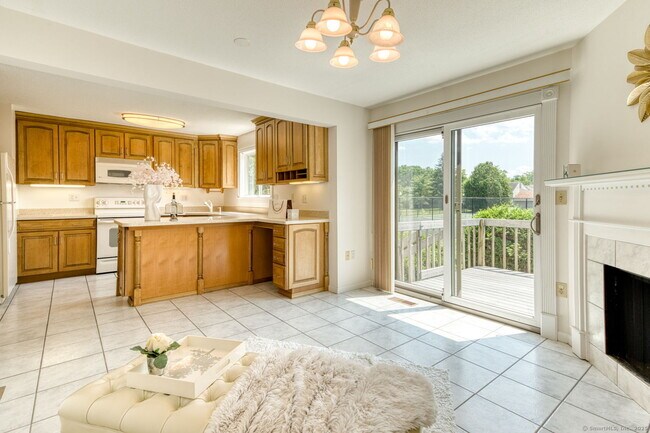 Building Photo - 592 Mountain Rd