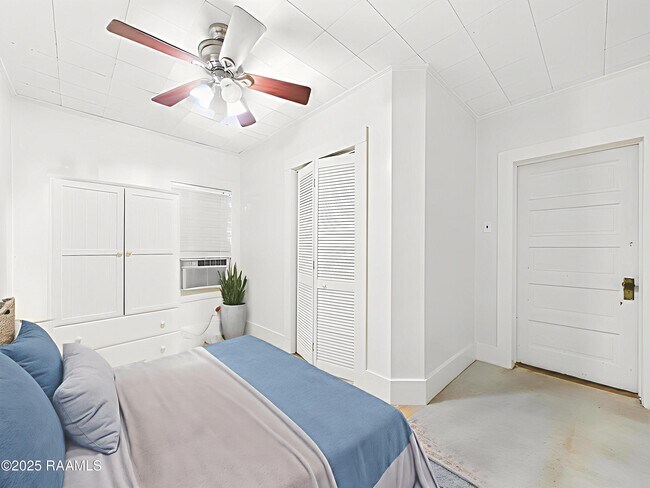 Building Photo - 408 Harding St