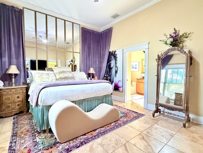 Building Photo - 509 S Willow Ave