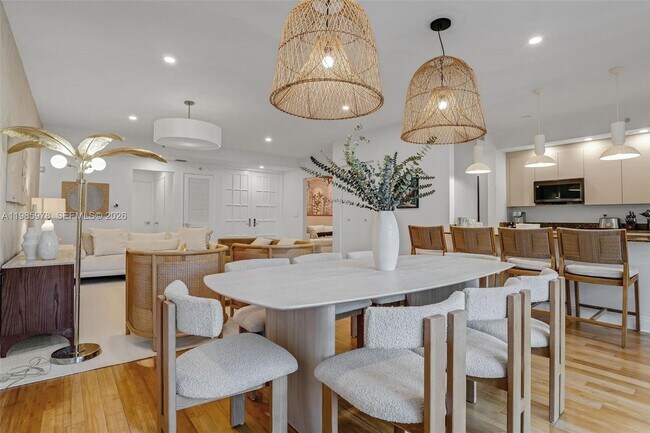 Building Photo - 725 Crandon Blvd