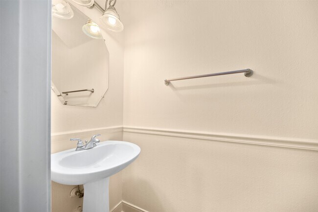 Building Photo - 12311 Amanda Meadows