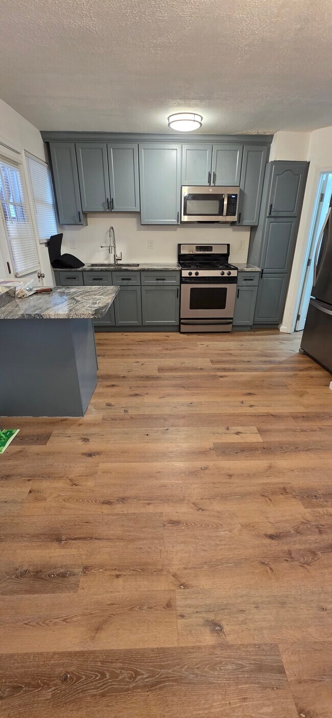 Building Photo - 8558 Willow Oak Rd