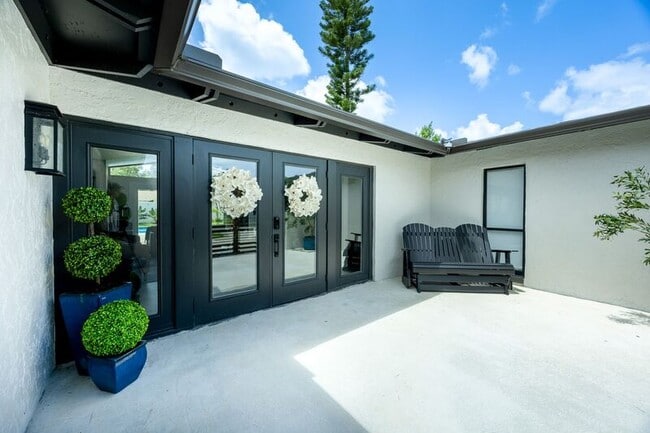 Building Photo - 2952 De Brocy Way