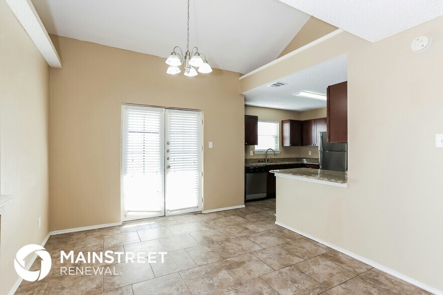 Building Photo - 945 Thorton Dr